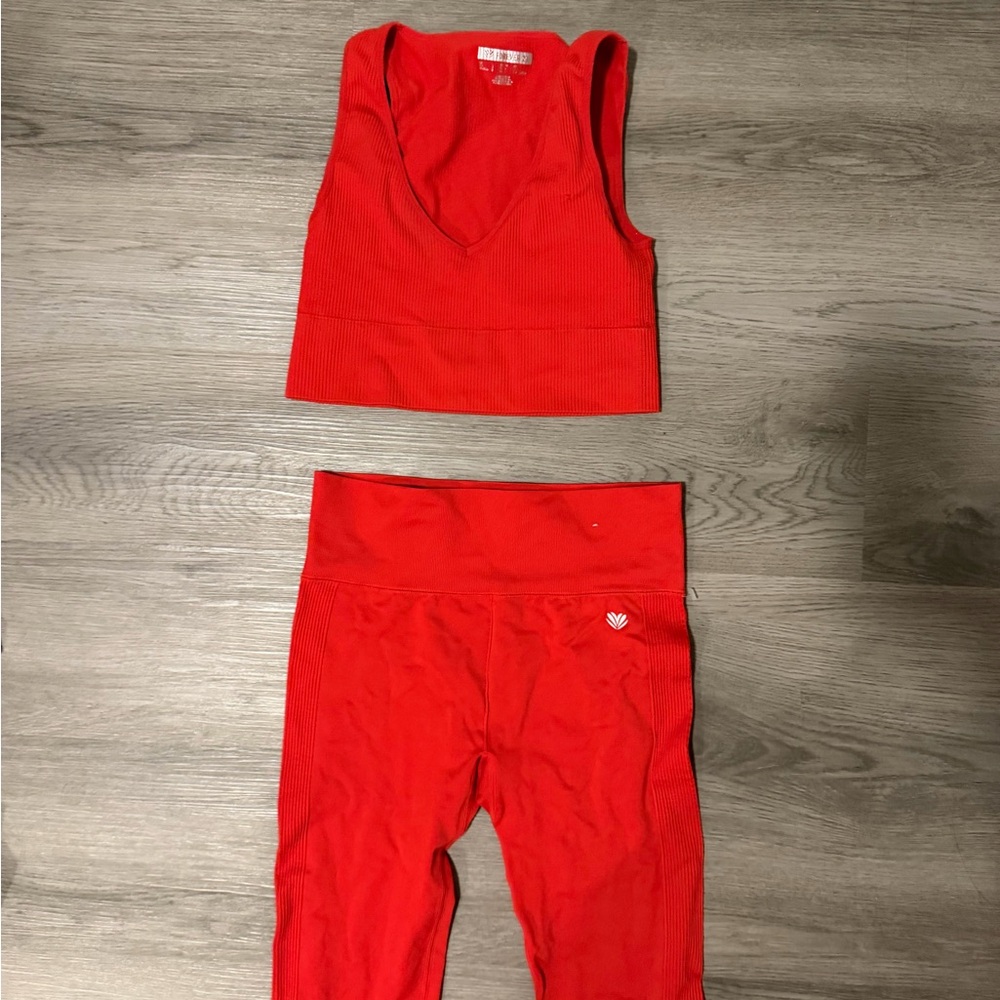 Forever 21 Red ribbed athletic set both size large